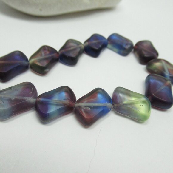 UG Czech glass beads - Picture 4 of 10